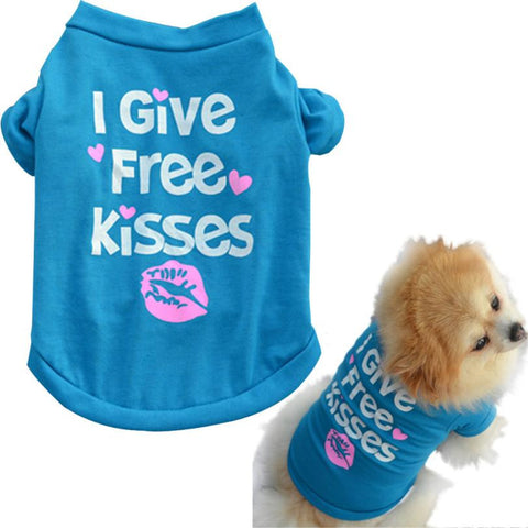 I GIVE FREE KISSES